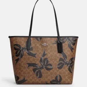 NWT Coach City Tote Bag In Signature Canvas With Bow Print CY652 Tan/Black
